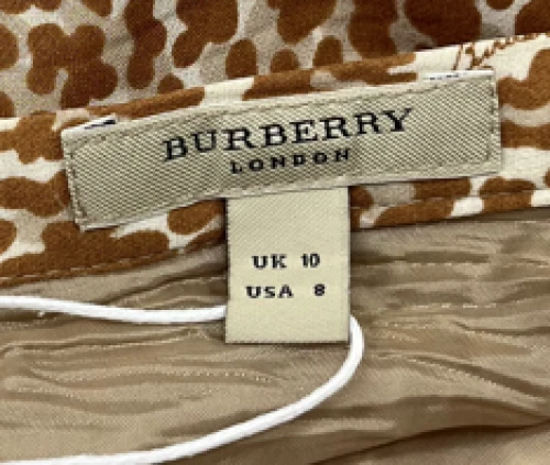 Falda Burberry Marrón Animal + Logo Estampado Seda Línea A Hasta la Rodilla talla 8 Foto 4 de 4