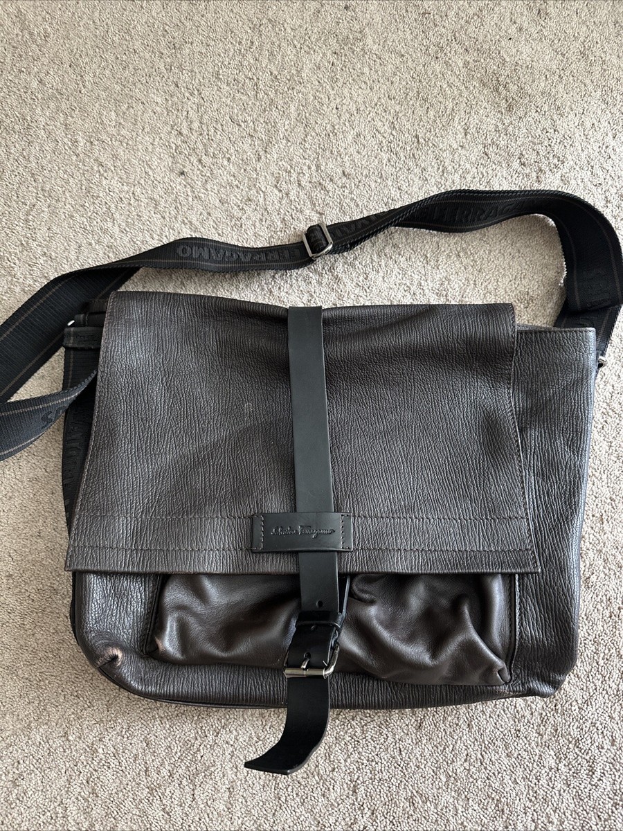 FERRAGAMO　MESSENGER BAG Vintage Salvatore Ferragamo Men's Black Crossbody Envelope