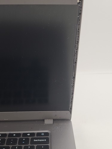 Samsung Chromebook 15.6" (32GB eMMC, Intel Celeron, 1.1GHz, 4GB RAM) - Platinum - Picture 2 of 11
