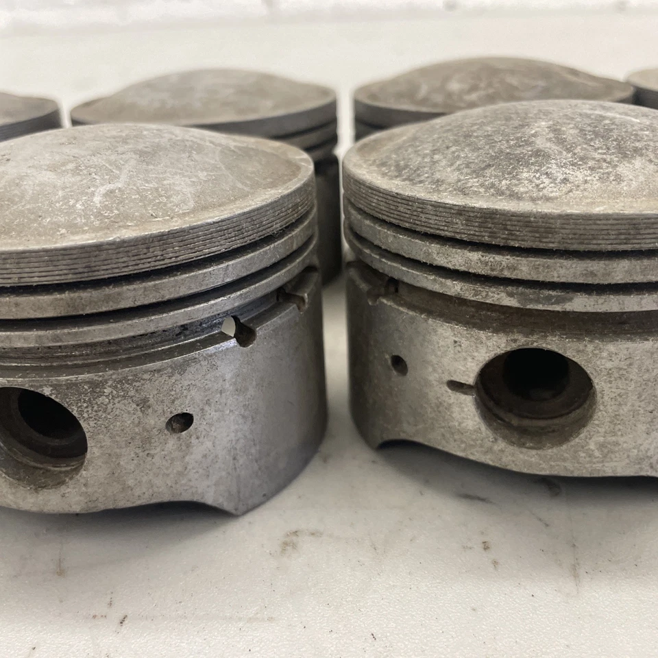 Ferrari 330 Gt 2+2 Set Of Pistons Used - Image 4 of 4