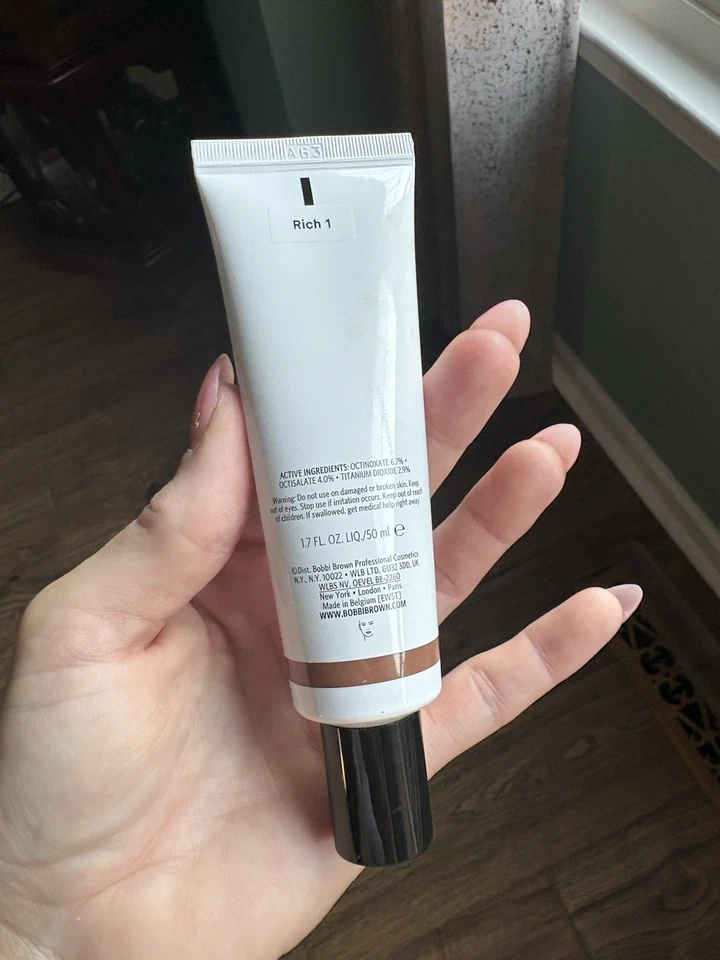 Bobbi Brown Vitamin Enriched Skin Tinted Moisturizer SPF 15 (RICH 1) 1.7oz/50ml - Image 2 of 4