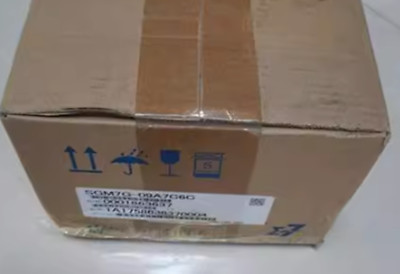 New In Box YASKAWA SGM7G-09A7C6C AC SERVO MOTOR SGM7G09A7C6C