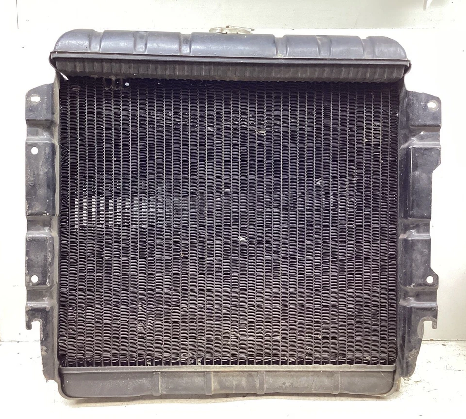 1951-1956 ORIGINAL FORD F-SERIES TRUCK 6 CYLINDER RADIATOR - READY TO RUN - Image 4 of 4