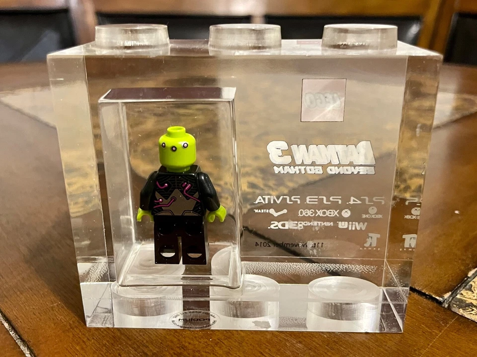 LEGO TT GAMES TROPHY BRICK DC BRAINIAC BATMAN 3 SDCC RARE - Image 2 of 3