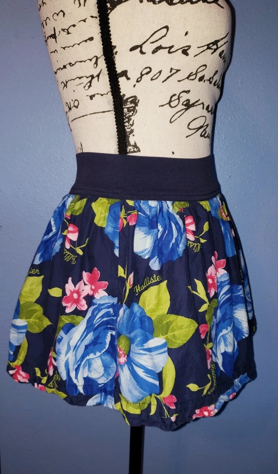 Hollister Floral Bubble Skirt, Royal Blue & Pink, Teen Woman's size XS - Image 2 of 4