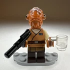 Lego Star Wars Admiral Ackbar Medium Nougat Robe Minifigure 75140 w/ Accesories