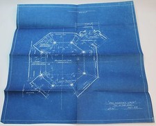 IL EST DANS LE SAC ! / Dessin concept de décor de film 1944, café gay années 90