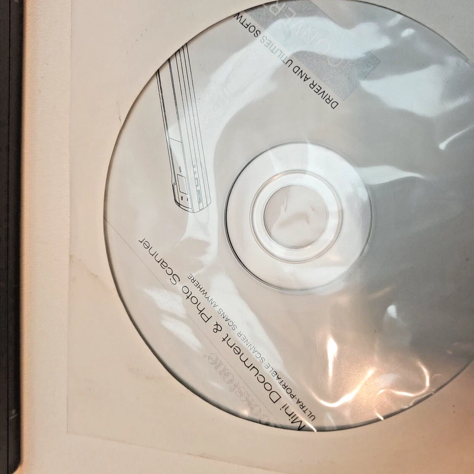 Brookstone Handheld Scanner iConvert Portable Document Photo Wand - Image 3 of 4