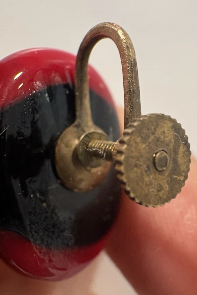 Aretes rojos de vidrio fundido Foto 2 de 2