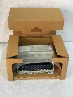 HONEYWELL XFC3A06001 EXCEL SMART I/O WITH 4DI,4Rel,4NTC 20k,2AO 24 Vac