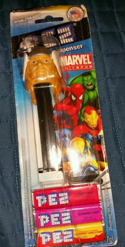 PEZ - MARVEL UNIVERSE  dispenser WITH candy