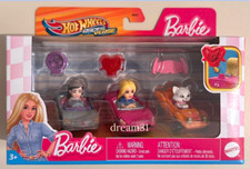 Hot Wheels Racer Verse Barbie Renee Barbie Malibu  Blissa Cat 3 pk Car Set 1:64
