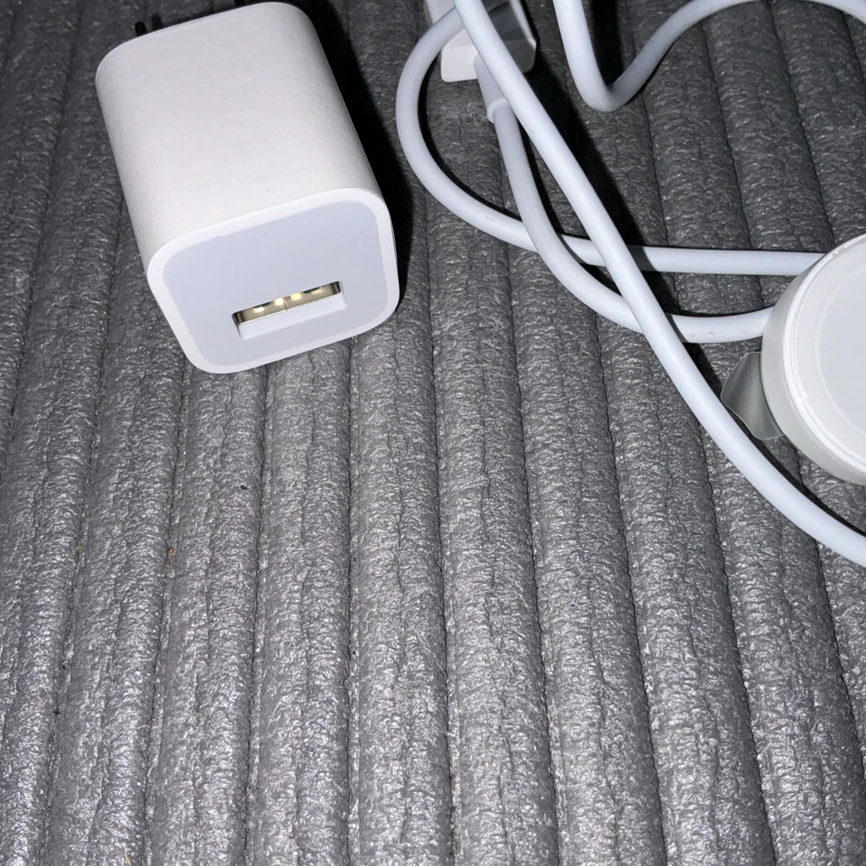 Apple Series 1 42mm Smartwatch - NOT WORKING & FOR PARTS ONLY - Image 4 of 4