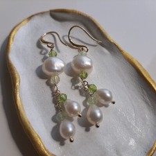 boucles d'oreilles dormeuses perles de culture pierre précieuse péridot prehnite