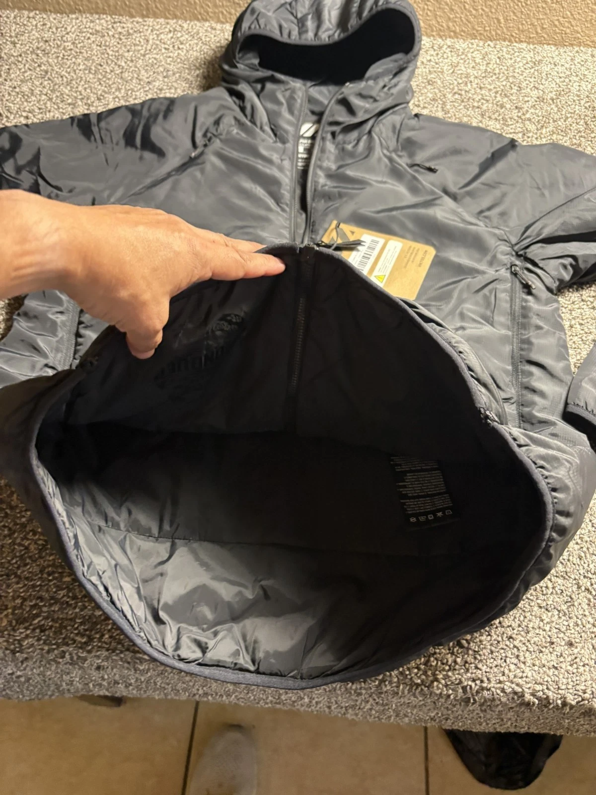 Viktos Alpha Dawn Insulated Jacket Mens S Black Hooded Tactical Packable NWT NEW - product detail image 10