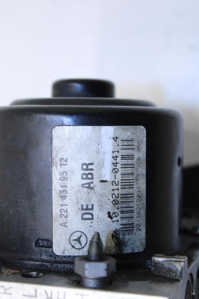 Módulo de control de bomba de freno antibloqueo ABS Mercedes-Benz S550 2007-2013 5,5 L Foto 2 de 4