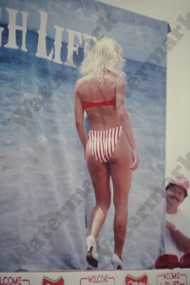 Vintage Bikini Girl pretty woman candid  35mm Slide  T2r11