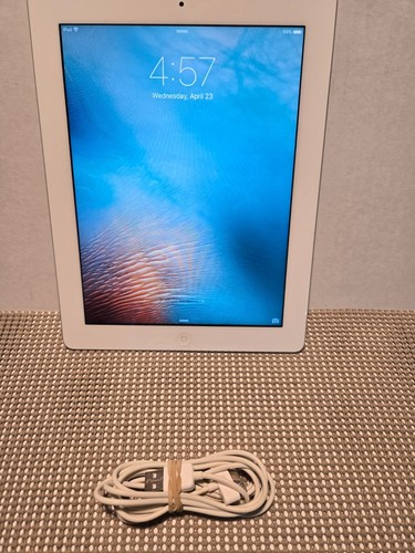Apple iPad 2 - 9.7" Tablet - WiFi - 16GB - White - No iCloud - Fully Working