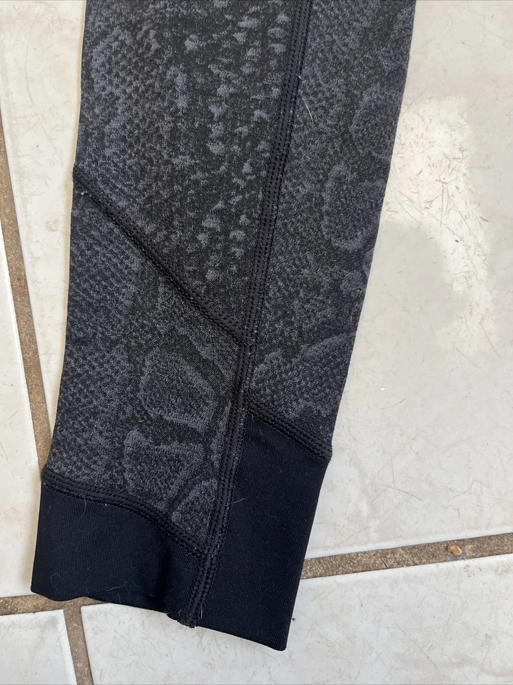Leggings de fitness VIMMIA negros/grises con estampado de piel de serpiente talla S Foto 3 de 4