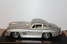 VERY NICE BURAGO DIECAST SILVER MERCEDES BENZ 300SL GULLWING 1:24 SCALE