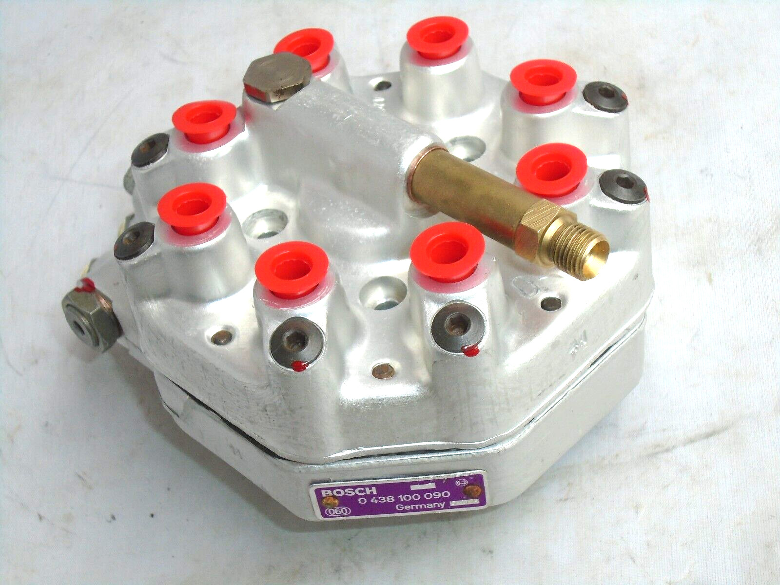 REMANUFACTURED ROLLS ROYCE SILVER SPUR FUEL DISTRIBUTOR 0438100090 $500 is core
