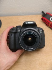 Canon EOS 700D 18-55mm Lens Kit Bundle Includes Battery Charger Strap