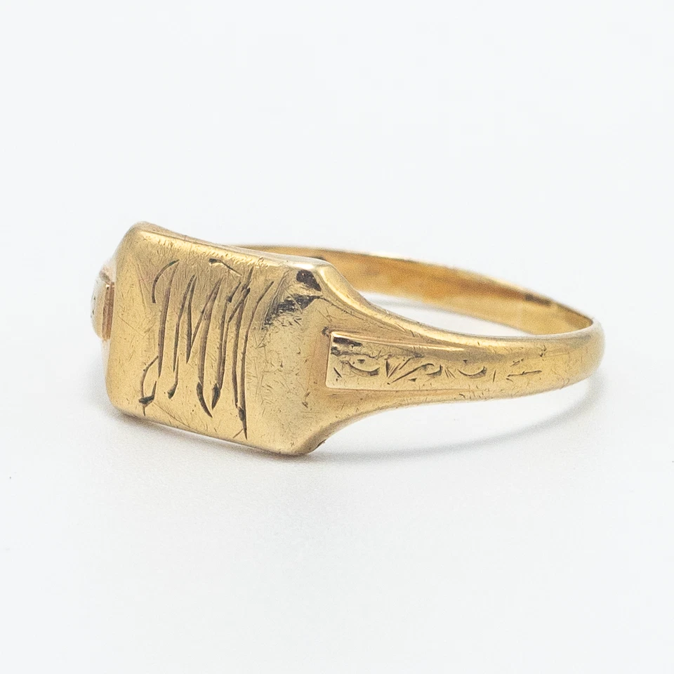 Edwardian Style Engraved “JMW” Rectangular Signet Ring 9ct Yellow Gold M 1/2 - Image 2 of 4