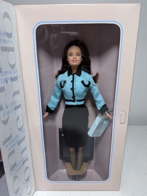 1998 Door-to-Door Professional Sales Rep Avon Barbie #22204 Hispanic New In Box