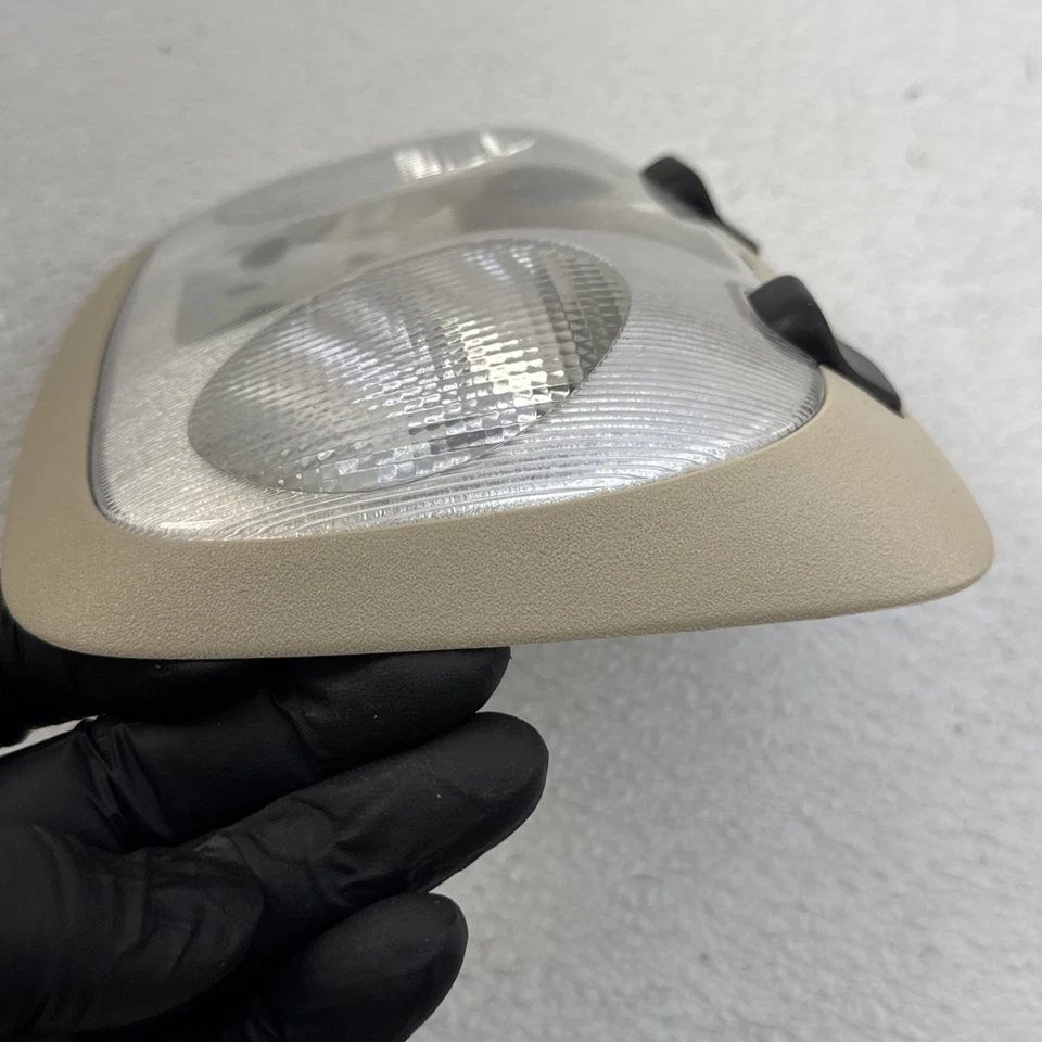 Conjunto de lámpara de luz domo Ford de los años 90-2000”s muchos modelos con cubierta lente OEM CREMA Foto 3 de 4