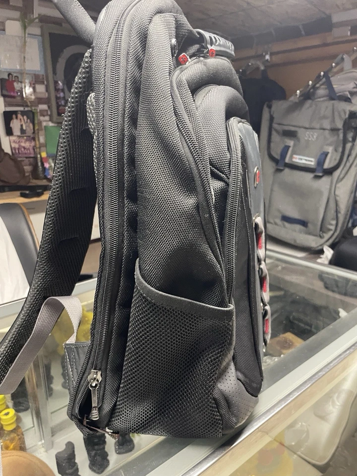 Рюкзак для переноски ноутбука Wenger The Legacy черный/серый 16 дюймов ноутбук готов к работе с TSA - Изображение 3 из 4