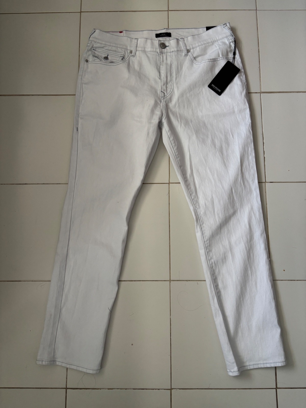 True Religion Men's Geno Relaxed Slim Jeans Sz 36X32 Optic White Flap Pocket NWT