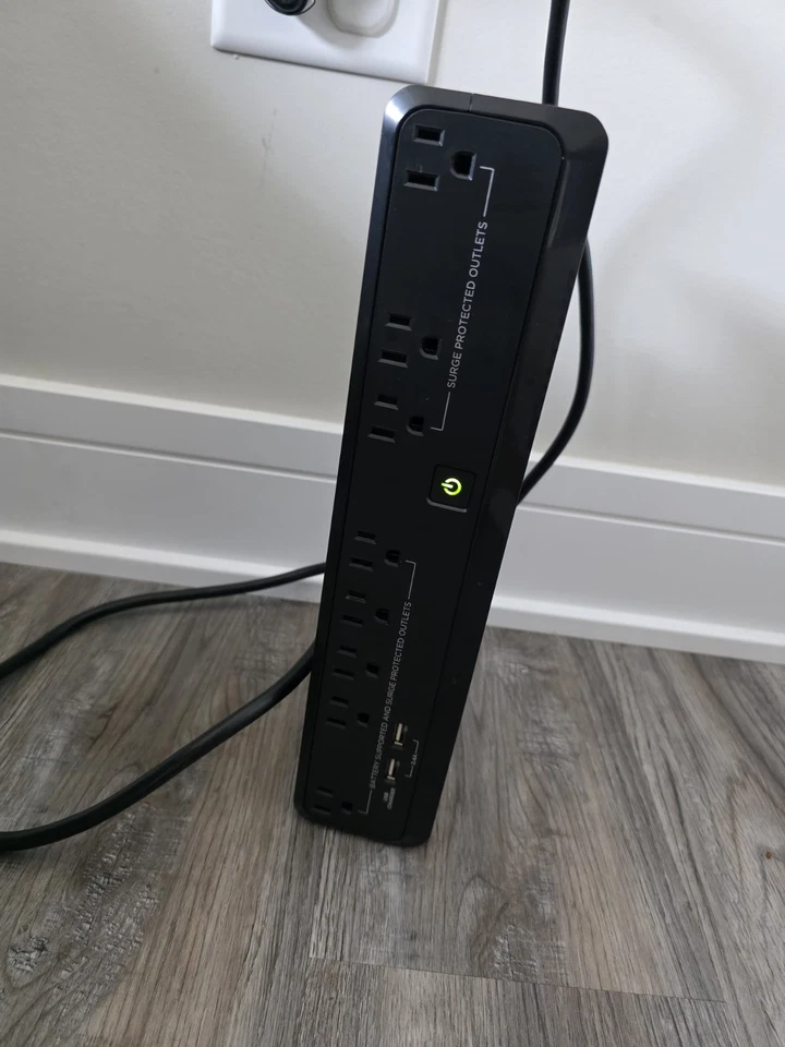 CyberPower SL700U  700VA/370W UPS System - Image 2 of 4