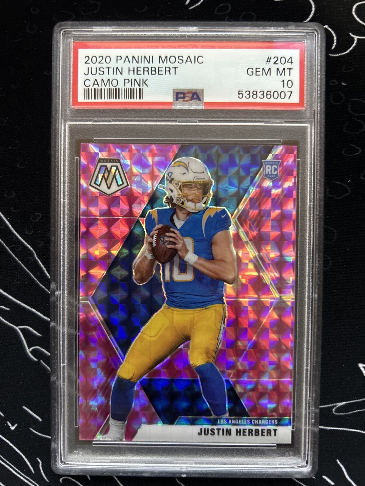 2020 JUSTIN HERBERT Panini Mosaic PINK CAMO PRIZM ROOKIE #204 RC GEM MT PSA 10