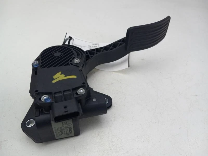 Nissan Altima 2012 pedal de gasolina Foto 2 de 4