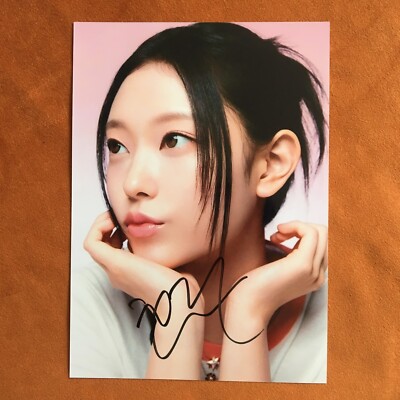 NEWJEANS HAERIN Autographed Signed Photo K-POP Collection 5*7 2024