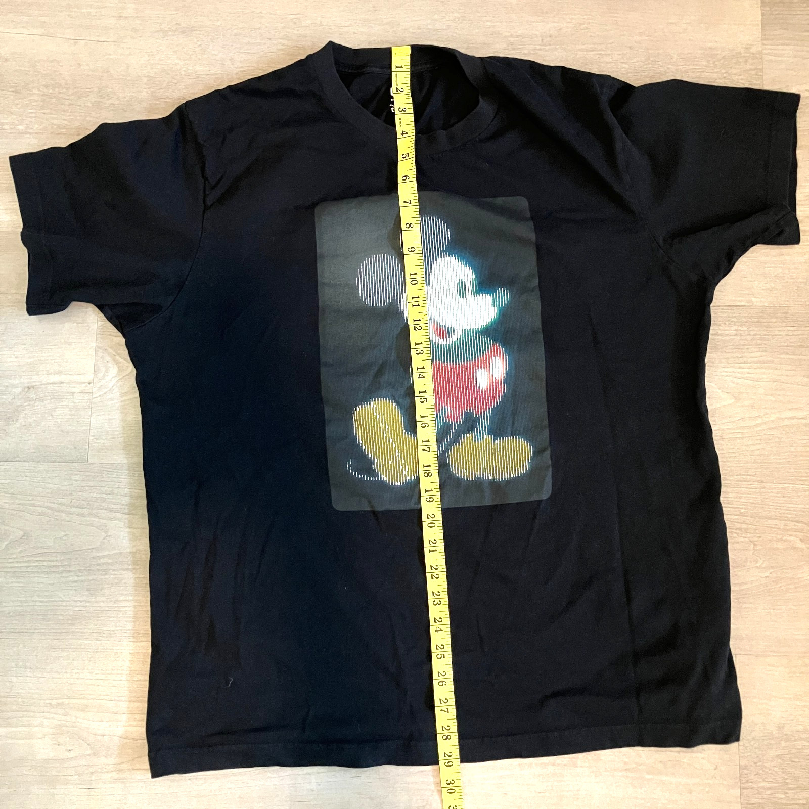Uniqlo UT Disney Mickey Mouse T-Shirt Mens XL Black Graphic Print Casual Tee image 3