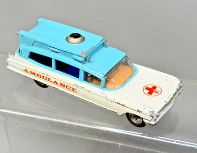 CORGI TOYS 437 SUPERIOR AMBULANCE 1962-68 Originallack