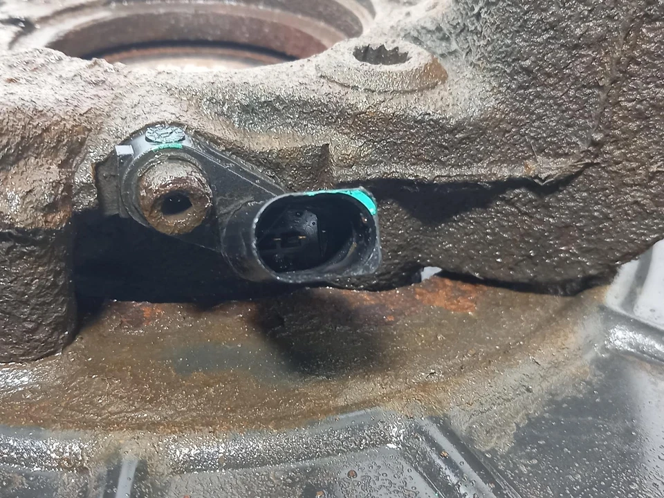 Buje de rueda VOLKSWAGEN EOS eje O/S 2006-2015 2,0 L diésel delantero derecho Foto 3 de 4