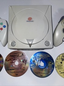 Sega Dreamcast With 4 Games, NO CORDS!, And 2 Controllers, Works Great