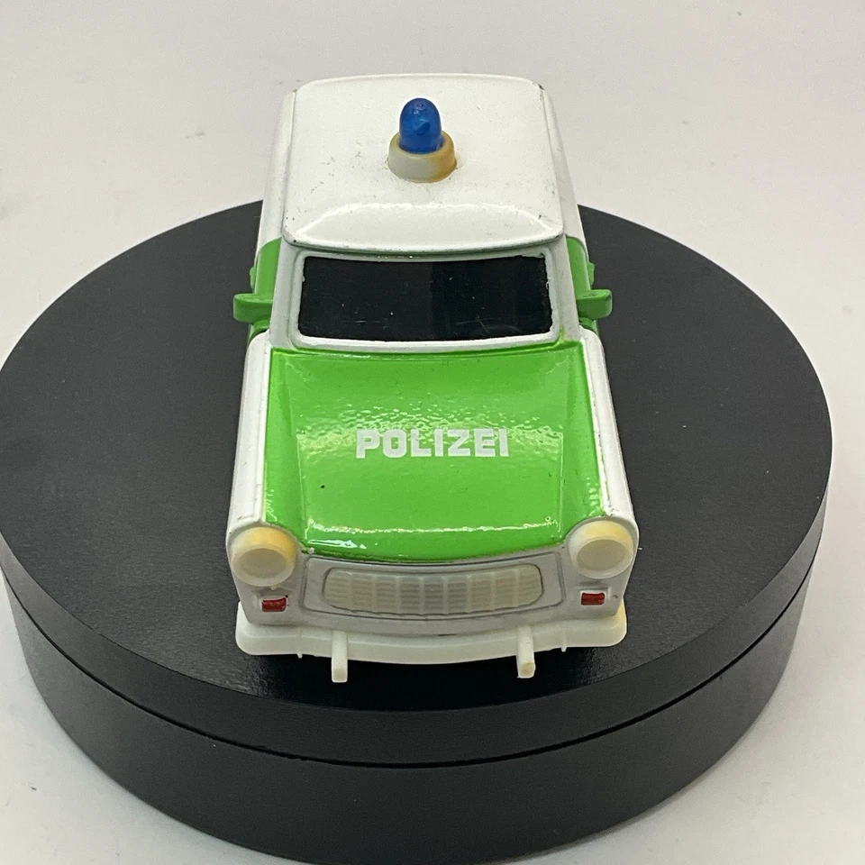 Coche de policía Trabant 601 modelo de coche fundido a presión 1/34 de Welly Police modelo de metal Foto 3 de 4