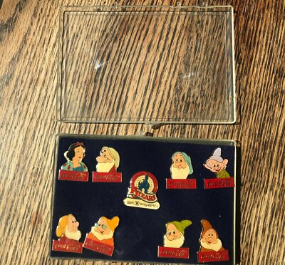 Vintage Disney World 15 Year Anniversary Pin Set Snow White & 7