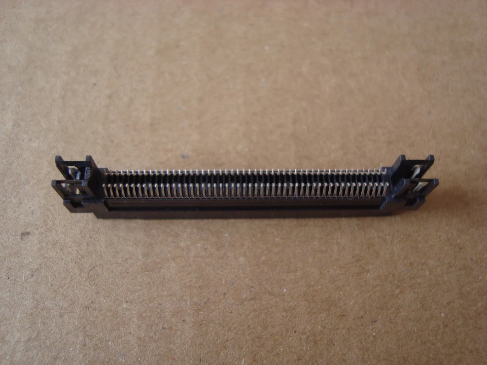 Samtec ERF8-050-01-L-D-EM2-TR-Conn.Micro High Speed Socket Strip SKT 100 0.8mm- - Immagine 3 di 4