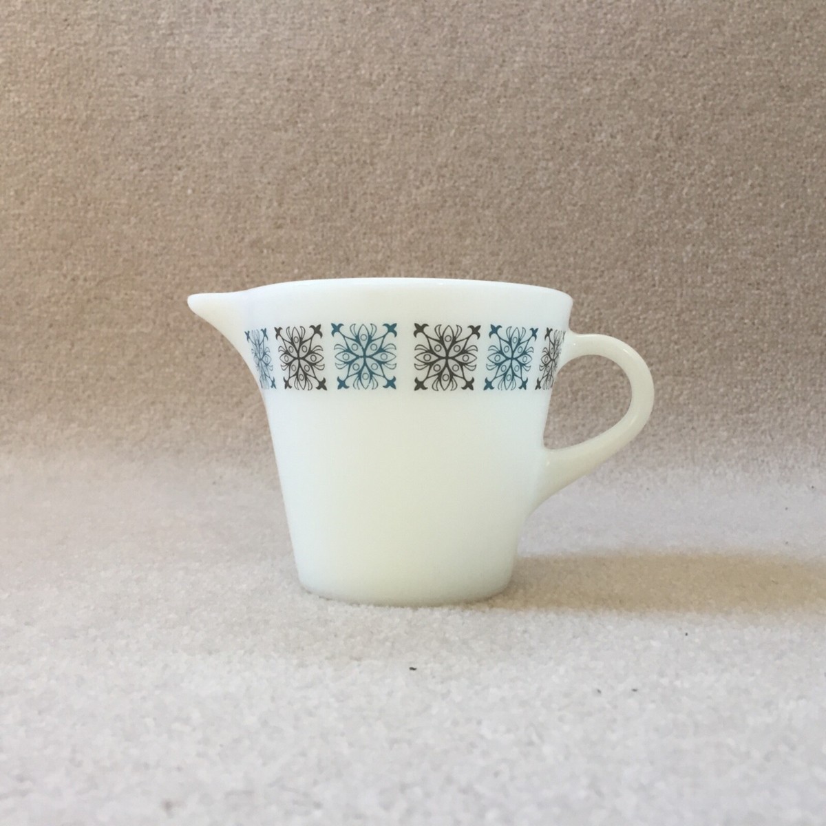 JAJ Pyrex Milk Jug, Excellent Condition UK