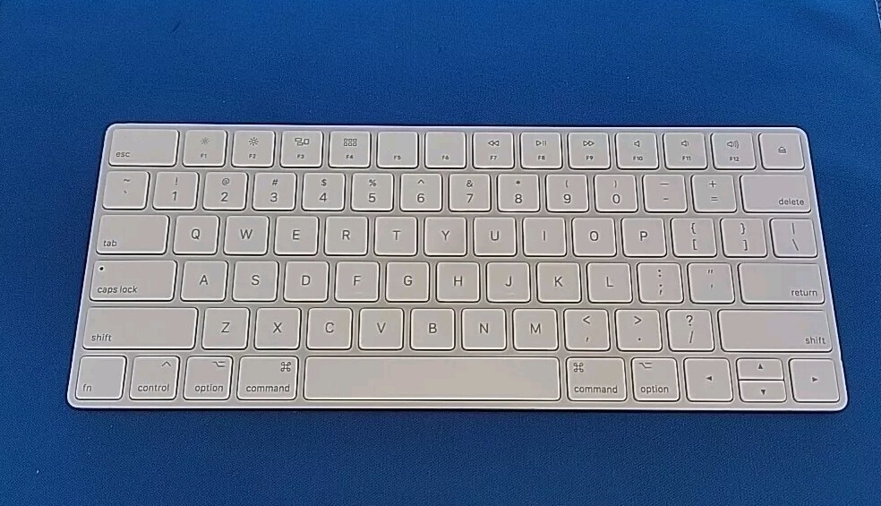 Apple Magic Keyboard Silver A1644 Bluetooth Wireless Used