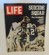 VINTAGE LIFE MAGAZINE DEC 3 1971 NFL PRO FOOTBALL VIOLENT SUICIDE SQUAD COVER