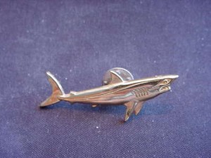 2" GOLD MAKO GREAT WHITE SHARK PIN