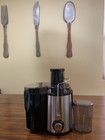 SAGNART JUICE EXTRACTOR MODEL NO. CJ8201W 110V STAINLESS STEEL