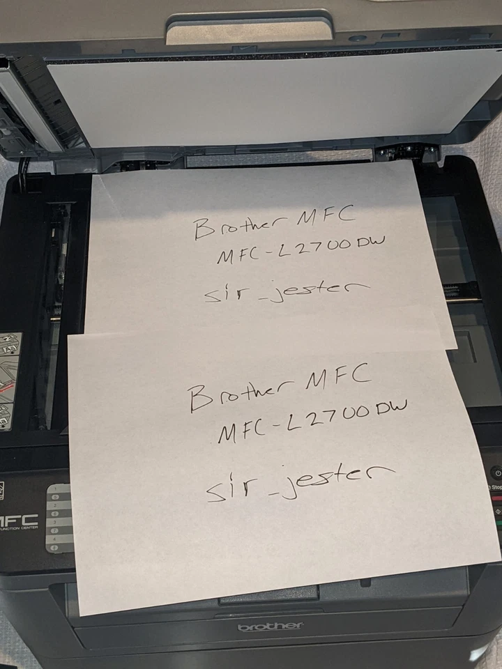 Impresora láser todo en uno inalámbrica Brother MFC-L2700DW copia/escaneo/fax probada Foto 2 de 4