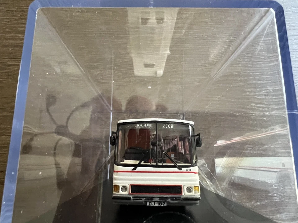 Bus Factory 10505  1/76 Dennis Falcon KMB RTE 203E Hong Kong Kowloon Motor Bus - Image 4 of 4