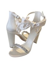 Oleg Cassini Melania Ivory Bow Detail Ankle Buckle Rhinestone Heels Size 9 NIB